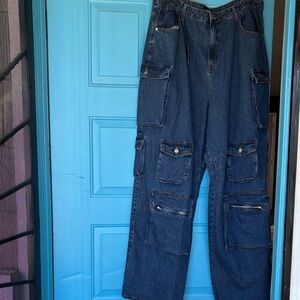Woman’s Fashion Nova Blue Cargo Jeans, such cute jeans